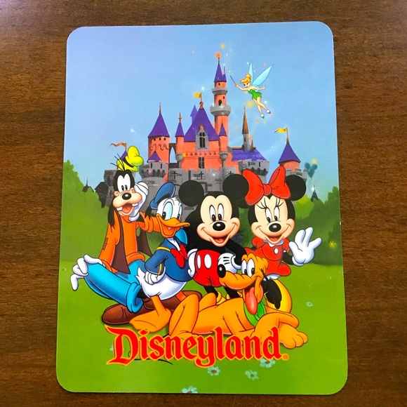 Disney Favorites postcard (Mickey & Minnie, Donald, Goofy, Pluto and Tinkerbell - Picture 1 of 2